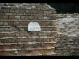 00168 ostia - regio v - insula xvii - ninfeo su piazzale della vittoria (v,xvii,2) - schild.jpg